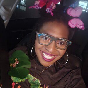 Meet your Posher, Joi